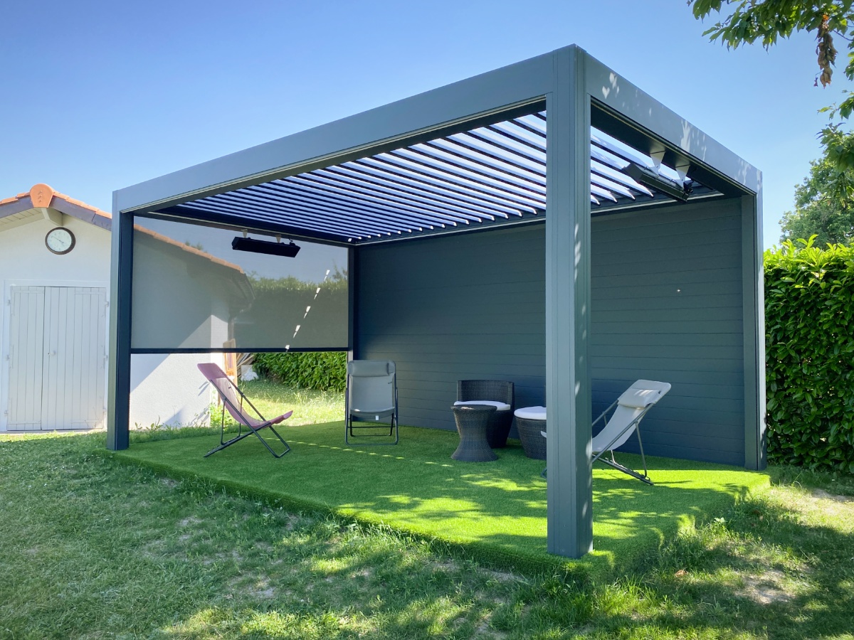 pergola bioclimatique sur-mesure en aluminium brignais