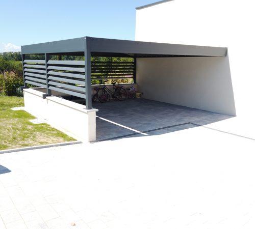 carport adossé à la tour de salvagny