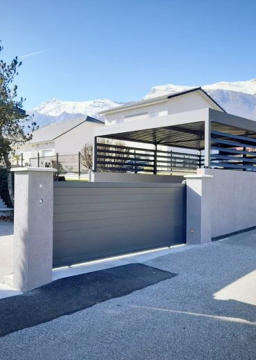 portail aluminium sur-mesure à albertville