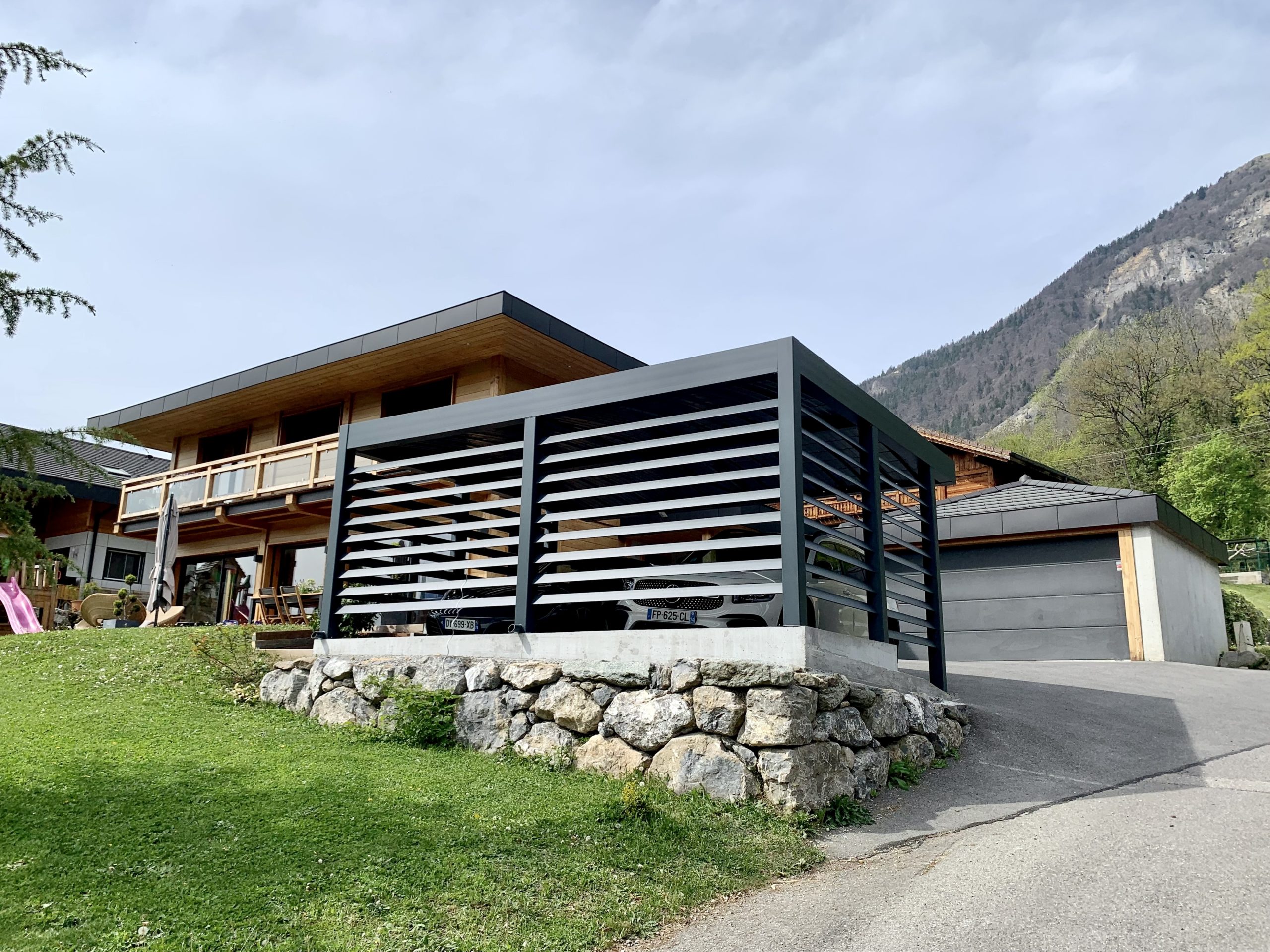 abri voiture alu et maison bois à ayse