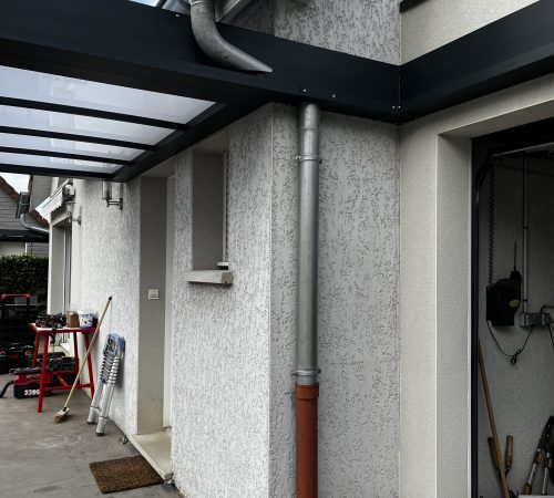 carport en aluminium avec auvent sur-mesure à dole