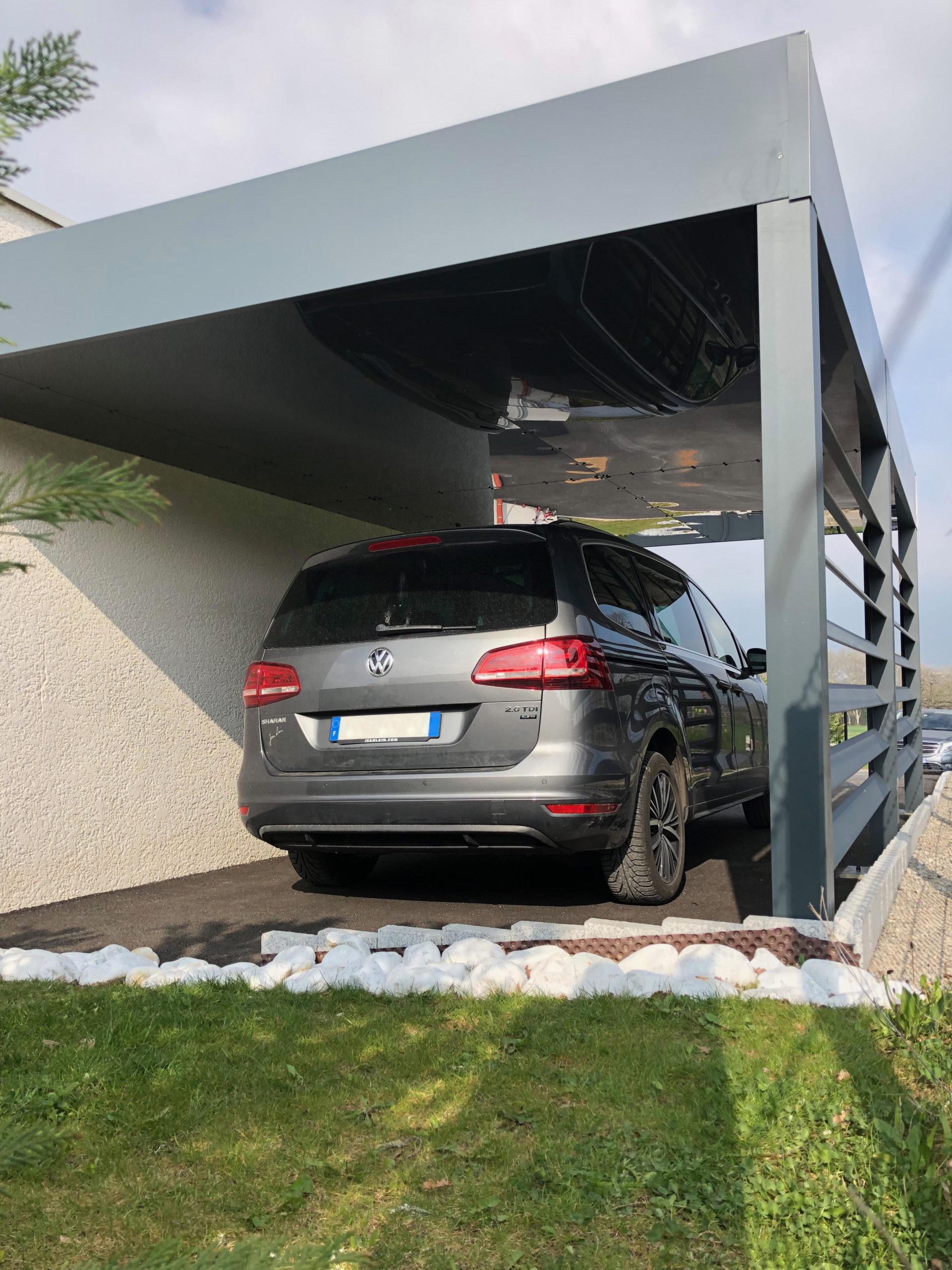 carport avec toiture végétalisée