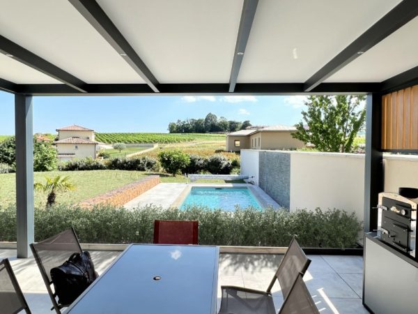 pergola alu sur-mesure toit polycarbonate à denicé