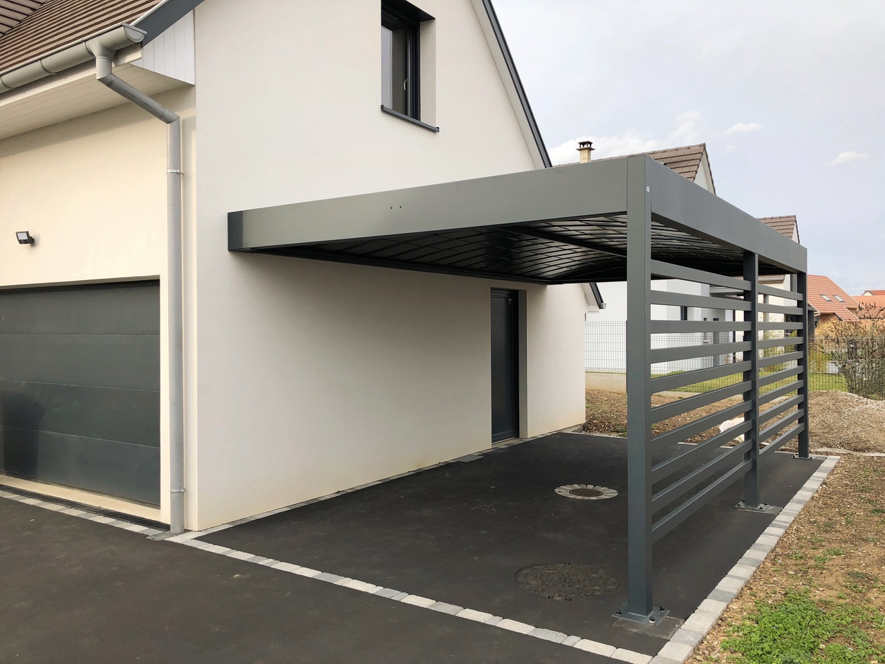Nouveau carport en aluminium adossé à toit plat - Carport ADosse Toit Plat 3